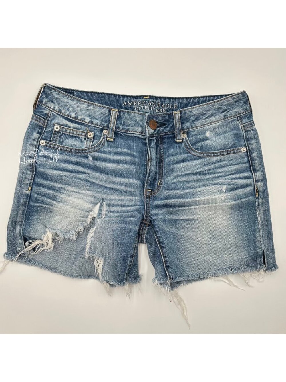 American Eagle Distressed Denim Cut-Off Shorts Size 4